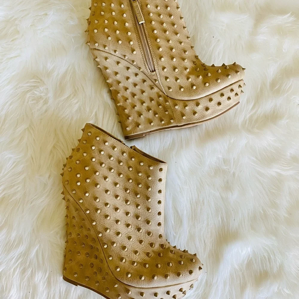 Sheikh all over studded wedge platform booties, Sz. 7